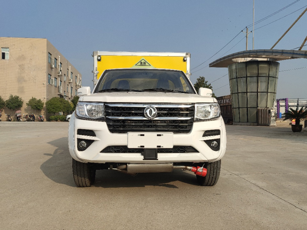 東風(fēng)皮卡爆破器材運(yùn)輸車(chē)